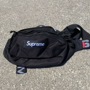 Supreme fanny bag